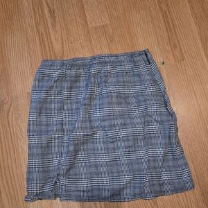 American Eagle Plaid Women's Skirt in Black and Gray
